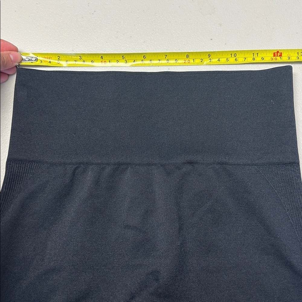 Black Booty Sculpting Leggings - Picture 5 of 6